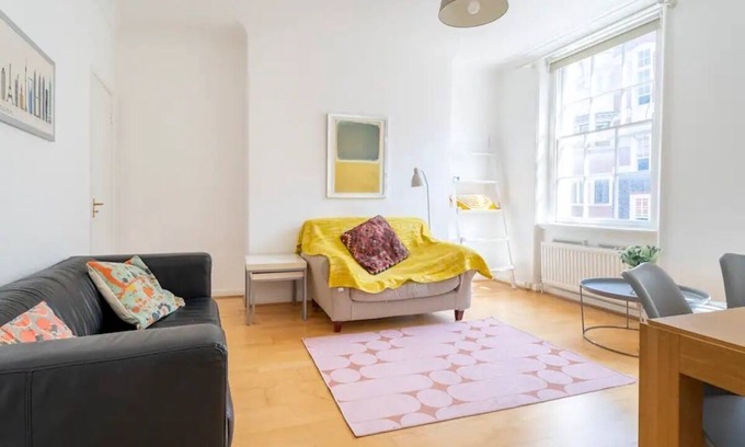 Marylebone Apartment | Central flat in lovely Candover street