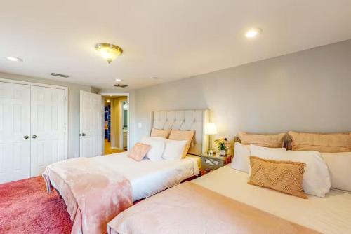 Plant City House | Central Florida 8BR with Pool, Spa, Treehouse