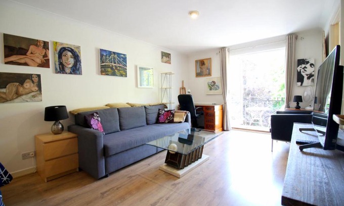 West Brompton Apartment | Central Fulham Studio Apartment near tube
