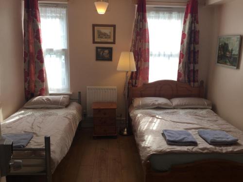 Greenwich West House | Central Greenwich guest rooms