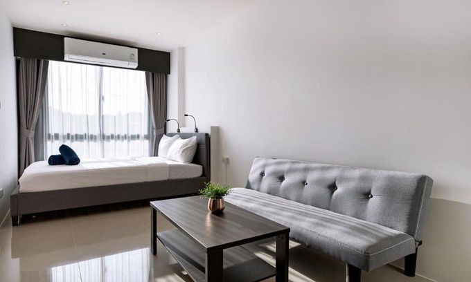 Kathu Apartment | Central Hill View A902 A