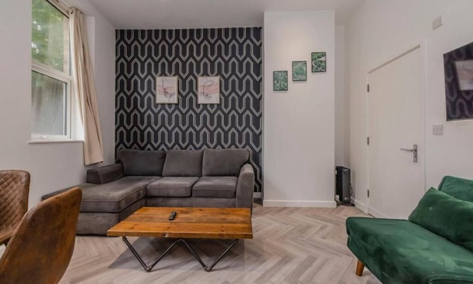 Seven Dials Apartment | Central Hove 1 Bedroom BN32OSM08
