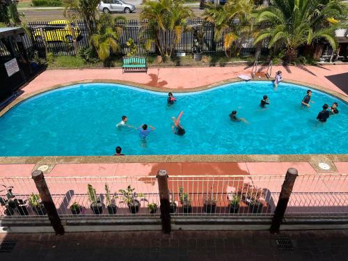 Long Jetty Hotel | Central Jetty Motel