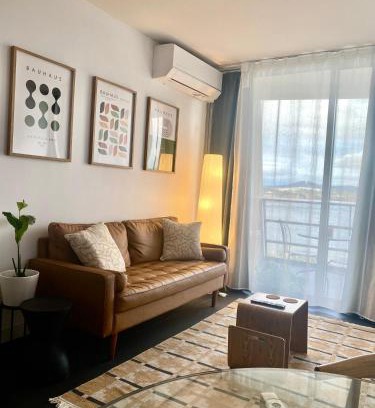 City West Apartment | Central Lakeview Apartment near ANU - free parking