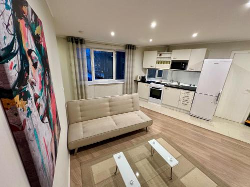 Kadriorg Apartment | Central Location Apartment with Wide Bath