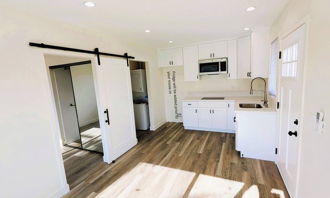 Inglewood Villa | Central Location: SoFi, Intuit, Youtube, Beach