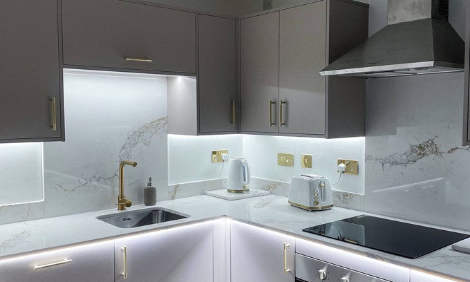 Central Milton Keynes Apartment | Central Milton Keynes Apartment W/Private Balcony, Newly Refurbished