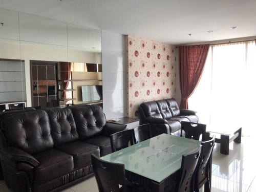 Jakarta Apartment | Central Park Apt. 3 Bedroom (42nd Floor - Alaina)