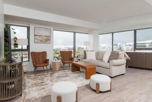 Central Square Apartment | Central Penthouse Harvard MIT Spacious Gym & Work