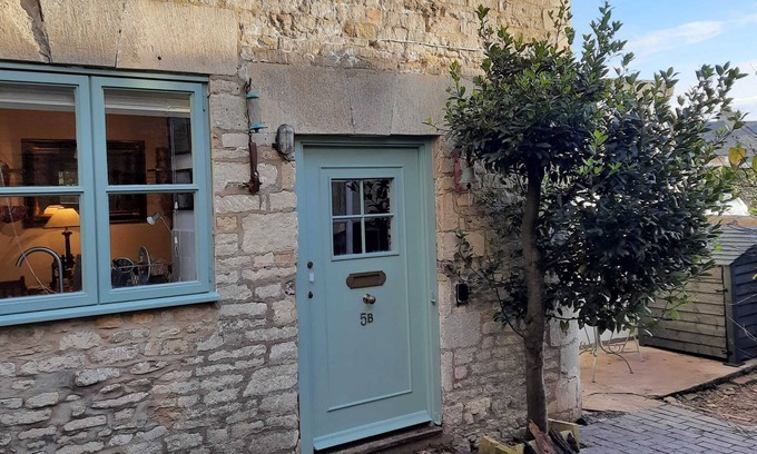 Tetbury House | Central Period Cottage with Parking - Market Place,Tetbury Cotswolds