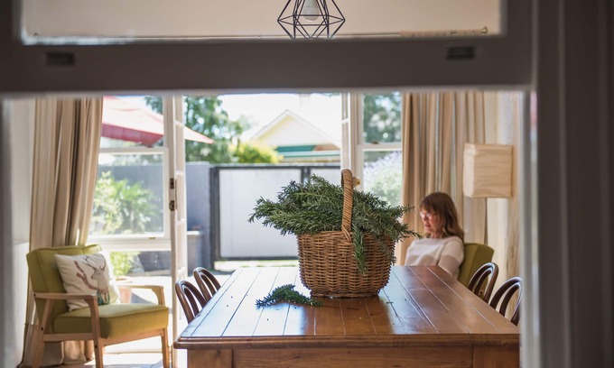 Orange House | Central, pet friendly! Walk everywhere in the Orange CBD