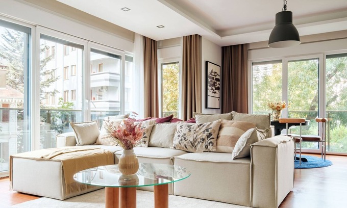 Fenerbahce Apartment | Central, Spacious Flat 3 min to Coast in Kadikoy