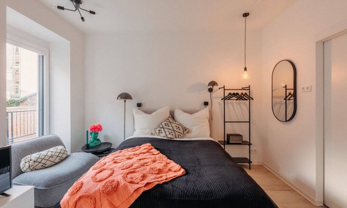 Friedrichstadt Apartment | Central Stay | Design Apartment | Balcony & WiFi