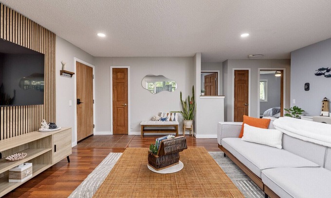 Downtown Anchorage Apartment | Central Urban Retreat Sleeps 4