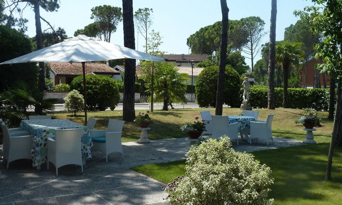 Bibione Pineda House | Central villa near the beach with spacious gardens in Bibione Pined