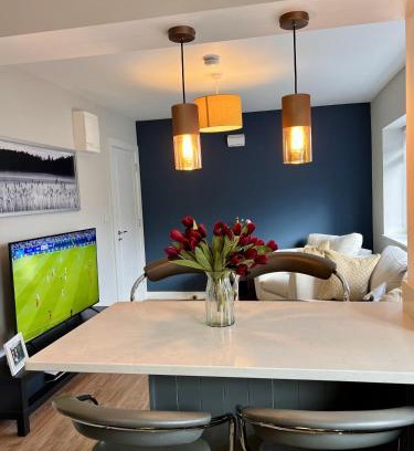 Beaumont Apartment | CentralApartment-Parking-1BR-Ensuite-WiFi-SmartTV