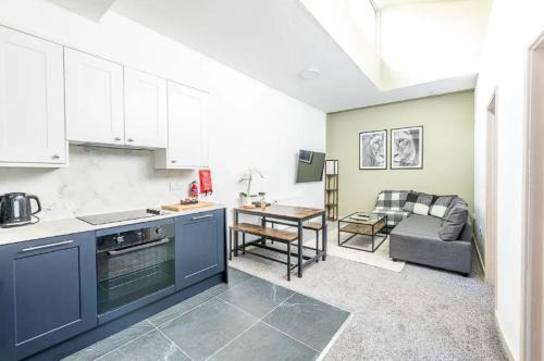 Saint Paul's Apartment | Centralised Upnor House with Free Parking by Prescott Apartments