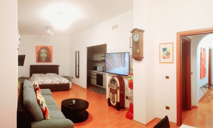 Taranto House | Centralissimo e luminosissimo appartamento intero con Open Space.