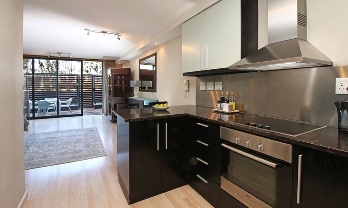 Victoria and Alfred Waterfront Apartment | Centrally Located Base for your Cape Town Stay