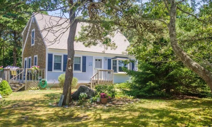 North Truro House | Centrally Located, Capacious 3 Bedroom!