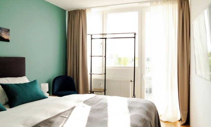 Land in Sonne Apartment | Centrally located flat with 2 roof terraces for 6 people near Oktoberfestn