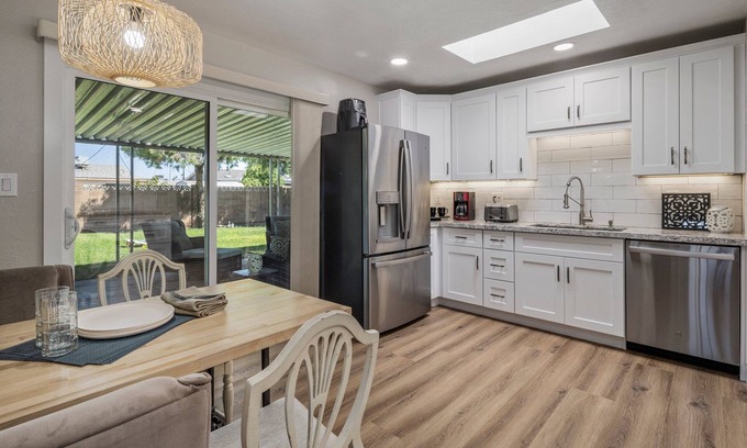 New Papago Parkway House | Centrally Located Home near Old Town Scottsdale