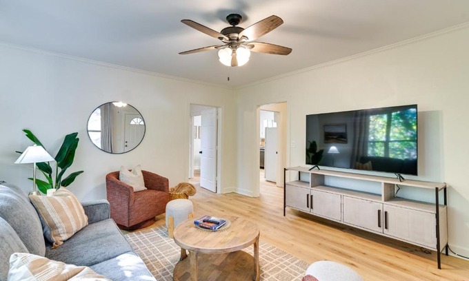 Oxford House | Centrally Located Home about Steps to Oxford Square!