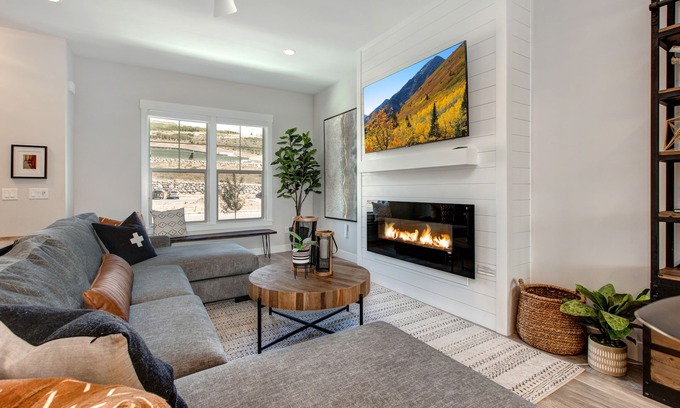 Park City House | Centrally Located Luxury Townhome, Easy Access to Year-Round Recreation!