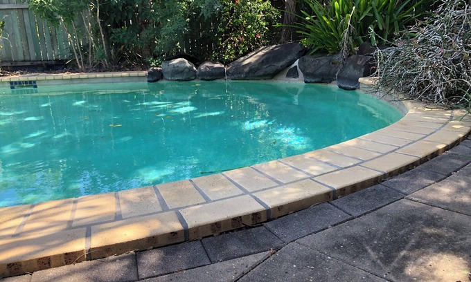 Walkervale House | Centrally located, pet friendly with a pool.