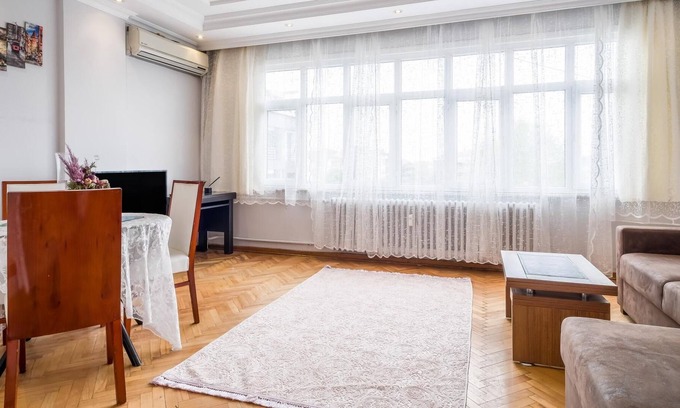 Bakırkoy Apartment | Centrally Located Spacious Modern Flat in Bakirkoy