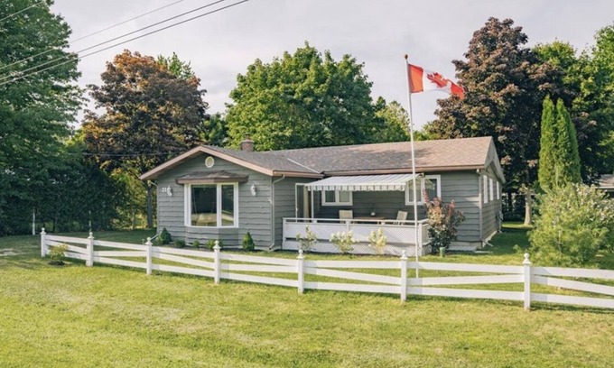 Bayfield Cottage | Centrally located spacious cottage just steps from beach and downtown!