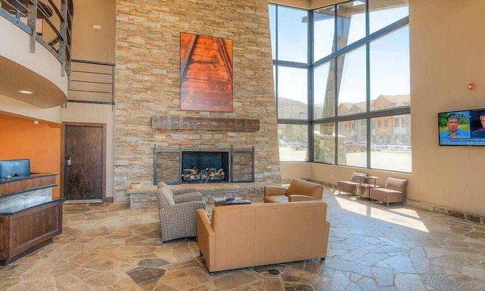 North Park City Condo | Centrally Located Studio Condo, minutes from Main St and Skiing!