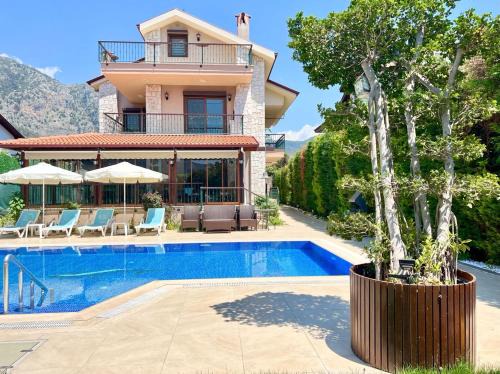 Gocek Villa | Centrally Located Very Large Villa W Pool Jakuz and Car Park