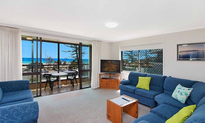 Coolangatta Apartment | Centre Court 13 Kirra - Kirra Beachfront
