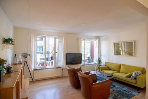 Municipality of Hilversum Apartment | Centre Hilversum, 20 minutes train to Amsterdam