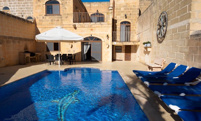 Kercem Apartment | Centre Island Holiday Home