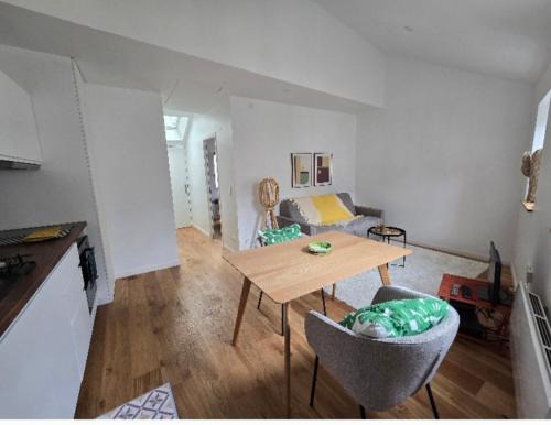 Decre-Cathedrale Apartment | Centre ville Appart T2, 2 à 4 pers, immeuble de caractère