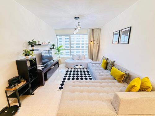 Tangier Apartment | Centre-ville de Tanger, Appartement familial, 2 chambres, Proche mer, Face TGV, Parking privé, IPTV, AC, WIFI