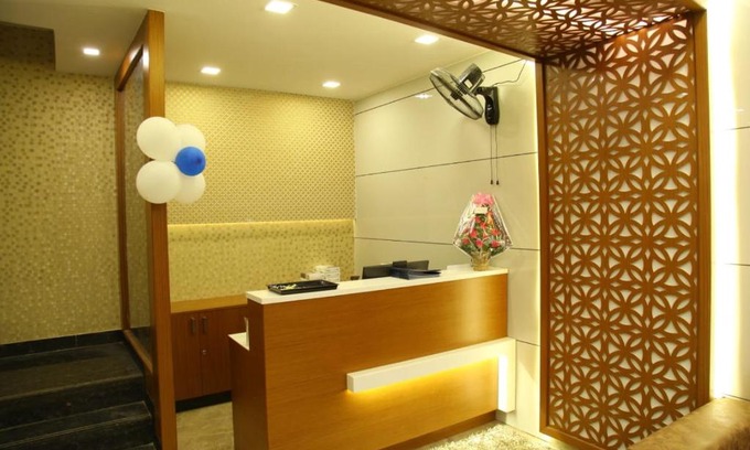 Thousand Lights Hotel | century courtyard