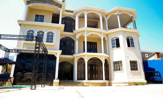 Cap-Haitien Bed & Breakfast | Cercle Guest House Bar-Resto 46