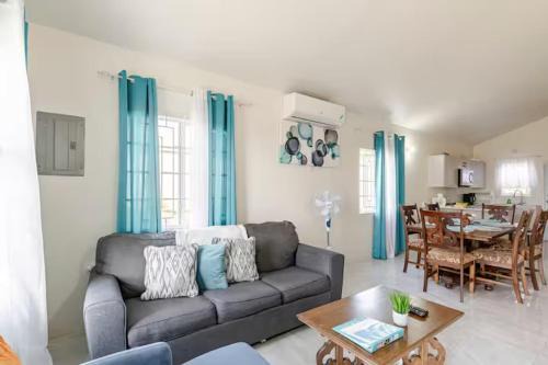 Discovery Bay House | Cerulean Getaway, 2Bedroom OCV with Pool & Beach Access