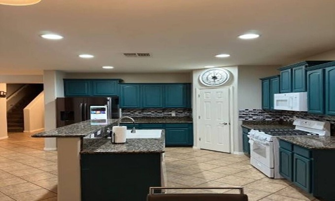 Glendale House | Cesar Niyigena- 7316 W Palmaire