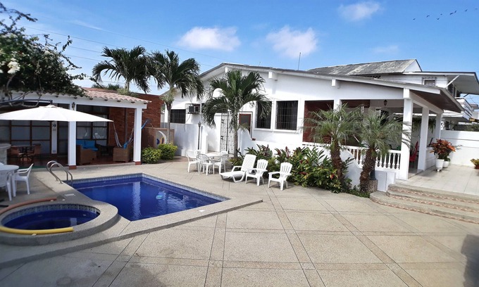 Salinas House | Cesar's House. Free: WiFi & TV Cable