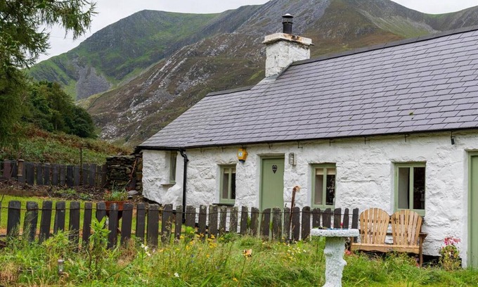 Bethesda Cottage | Ceunant Bach - One Bedroom Cottage, Sleeps 2