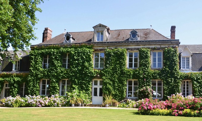 Maisnieres Other | Château D'harcelaines