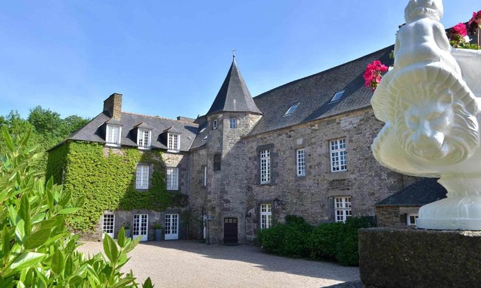 Pleugueneuc Bed & Breakfast | Château de la Motte Beaumanoir