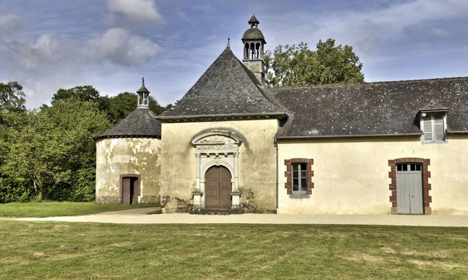 Mordelles Bed & Breakfast | Château de la Villedubois