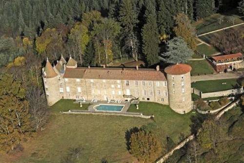 Vollore-Ville Bed & Breakfast | Château De Vollore