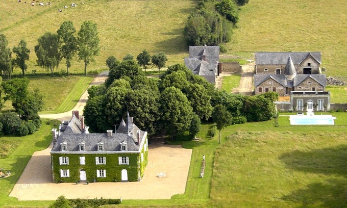 Daon House | Château des Lutz: guest rooms