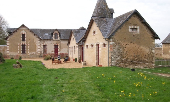 Daon Bed & Breakfast | Château des Lutz